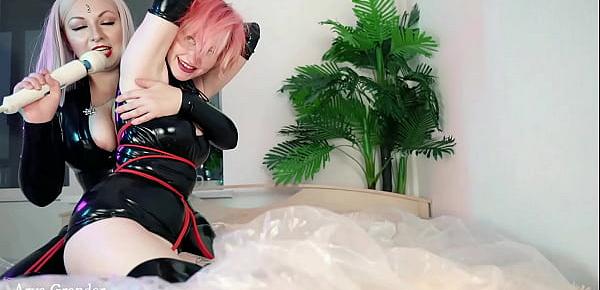 trendslatex lesbian pussy play and petting at home in rubber